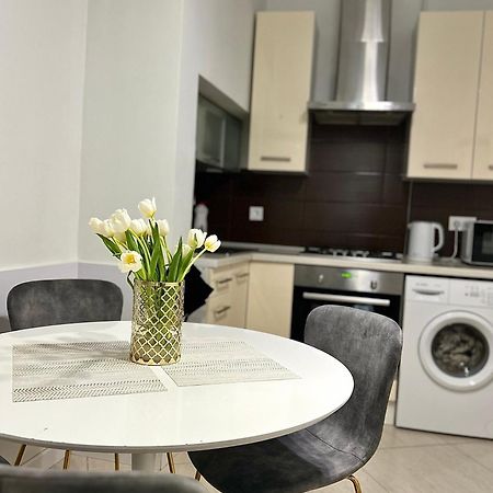 SoVA apartment str Gnatyuka 18 Lviv Exteriör bild