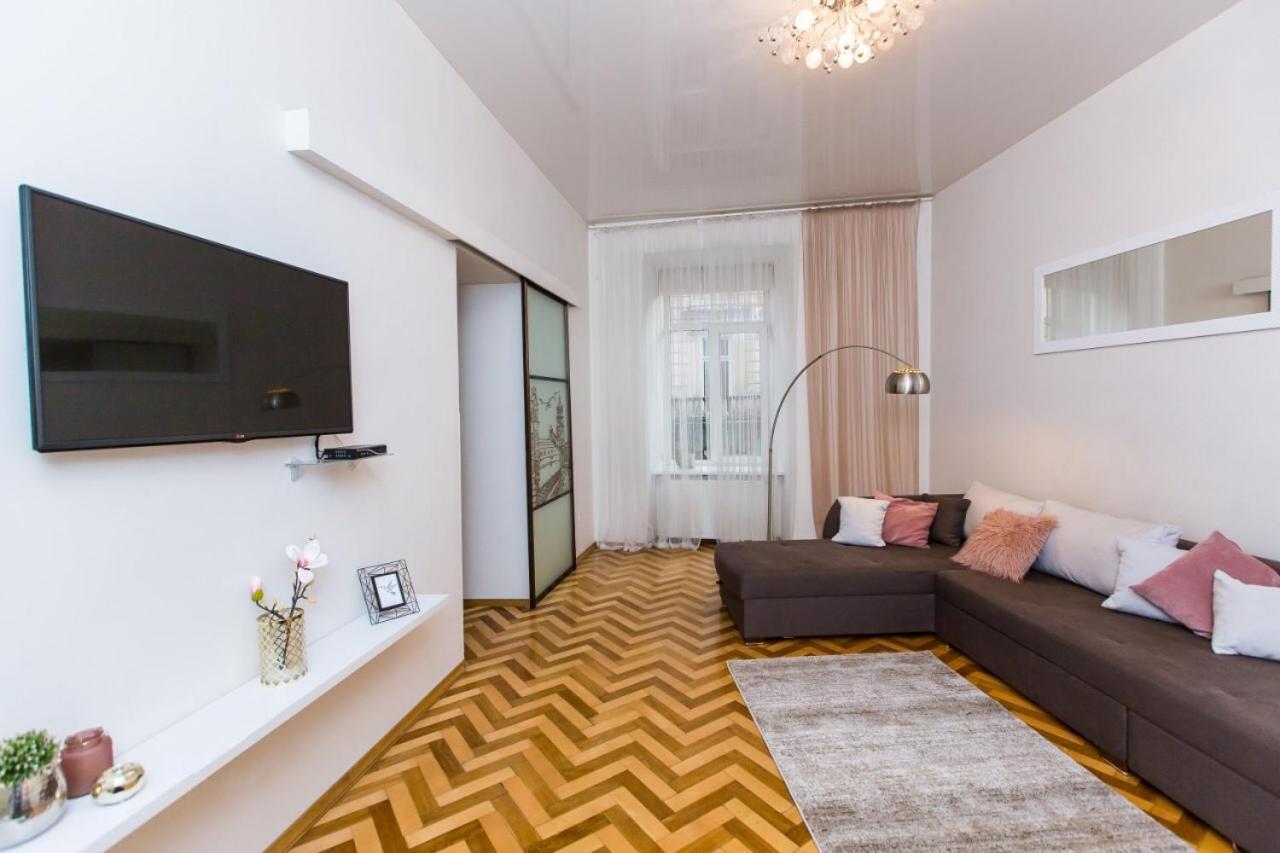 SoVA apartment str Gnatyuka 18 Lviv Exteriör bild