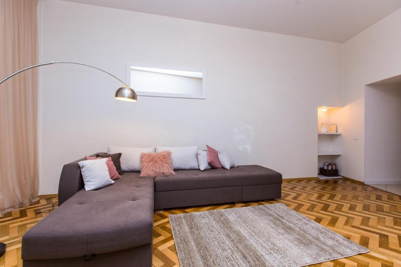 SoVA apartment str Gnatyuka 18 Lviv Exteriör bild