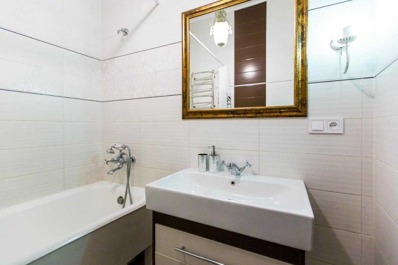 SoVA apartment str Gnatyuka 18 Lviv Exteriör bild