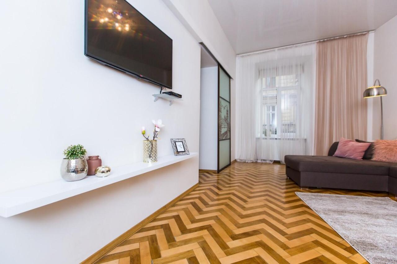 SoVA apartment str Gnatyuka 18 Lviv Exteriör bild